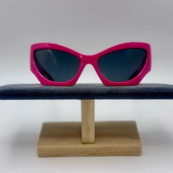 AUTHENTIC Versace Cat Eye Bold Pink 60mm Sunglasses! NEW!!! ☀️🕶️💖 - Picture 3 of 11